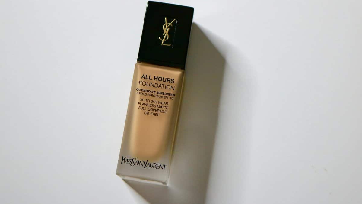 Elegant matte foundation offering full coverage and long-lasting wear.