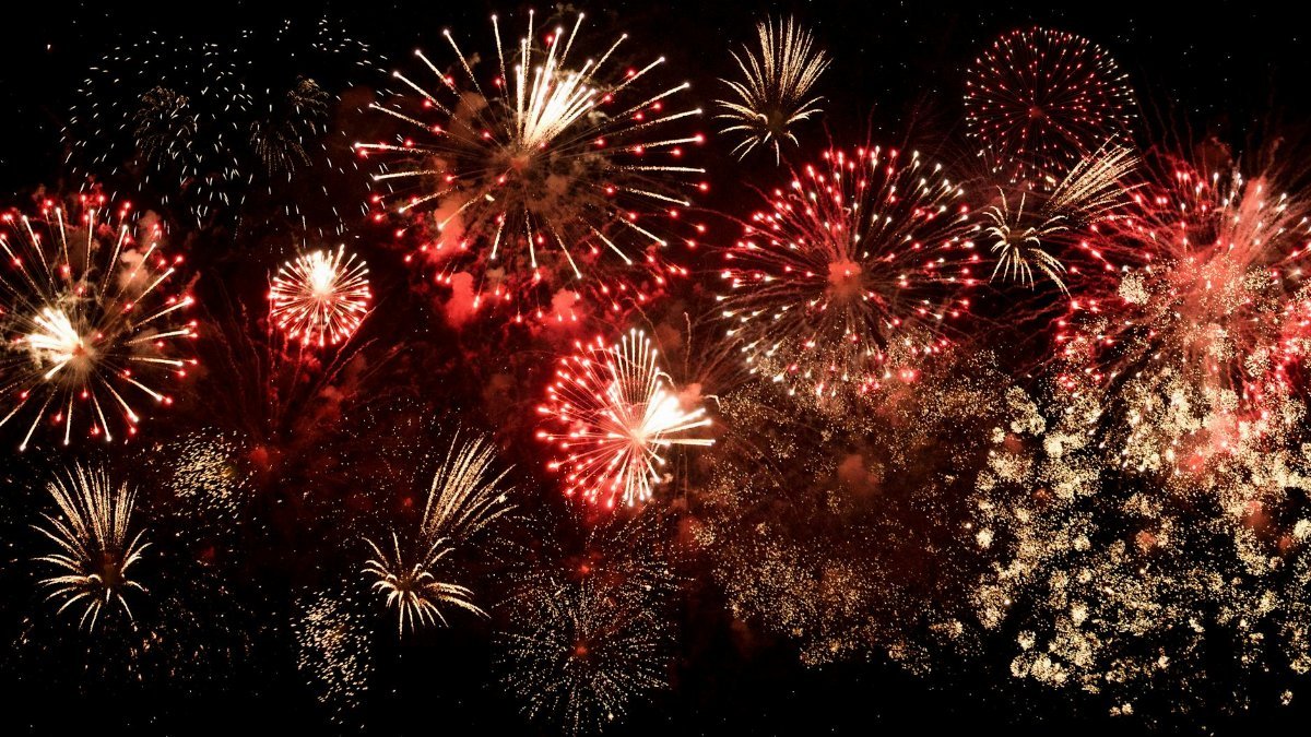 Vibrant fireworks light up the night sky in a breathtaking celebration in Vaughan, Ontario.