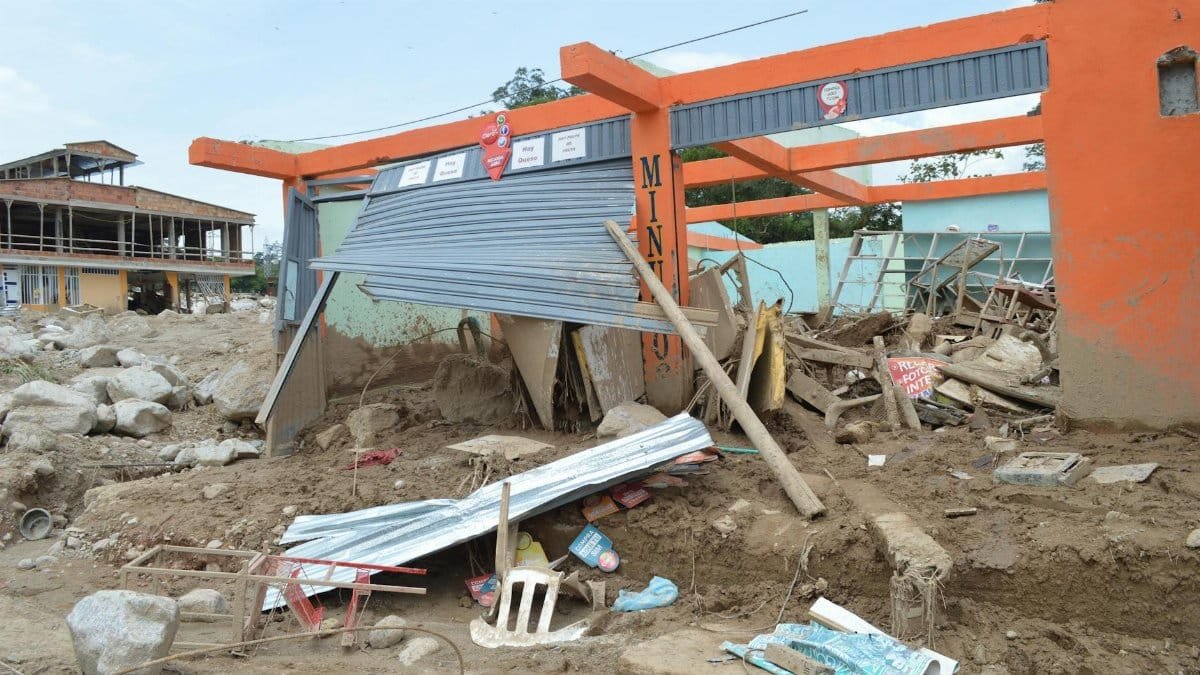 Remains of a building destroyed by a landslide in Mocoa, highlighting the disaster's impact.